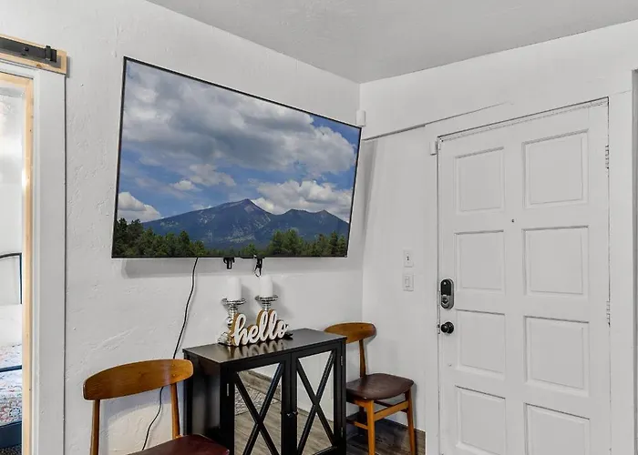 Hébergement de vacances 5 Minute Walking To Downtown, Nau, Coffee Shops, Shopping, Parks And More!