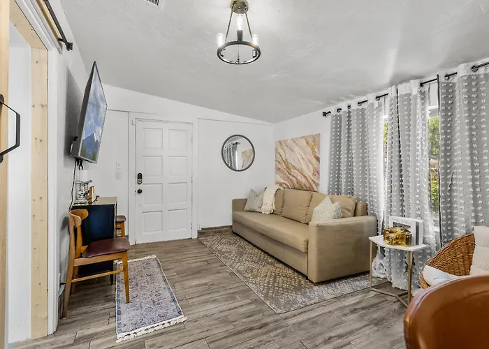 5 Minute Walking To Downtown, Nau, Coffee Shops, Shopping, Parks And More! Hébergement de vacances Flagstaff